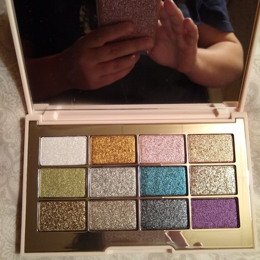 Jouer ultra foil eyeshadow palette